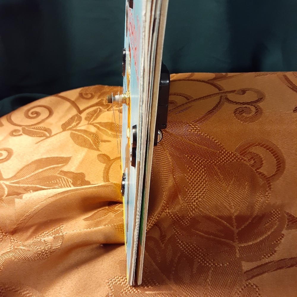 Clock book - Picture 2 of 3